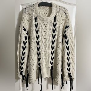 Winter pullover sweater casual long sleeves, beige with black laces size M